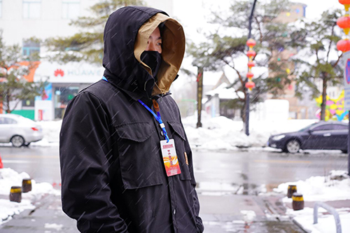 春雪中的守望者:疫情不除,我們不散